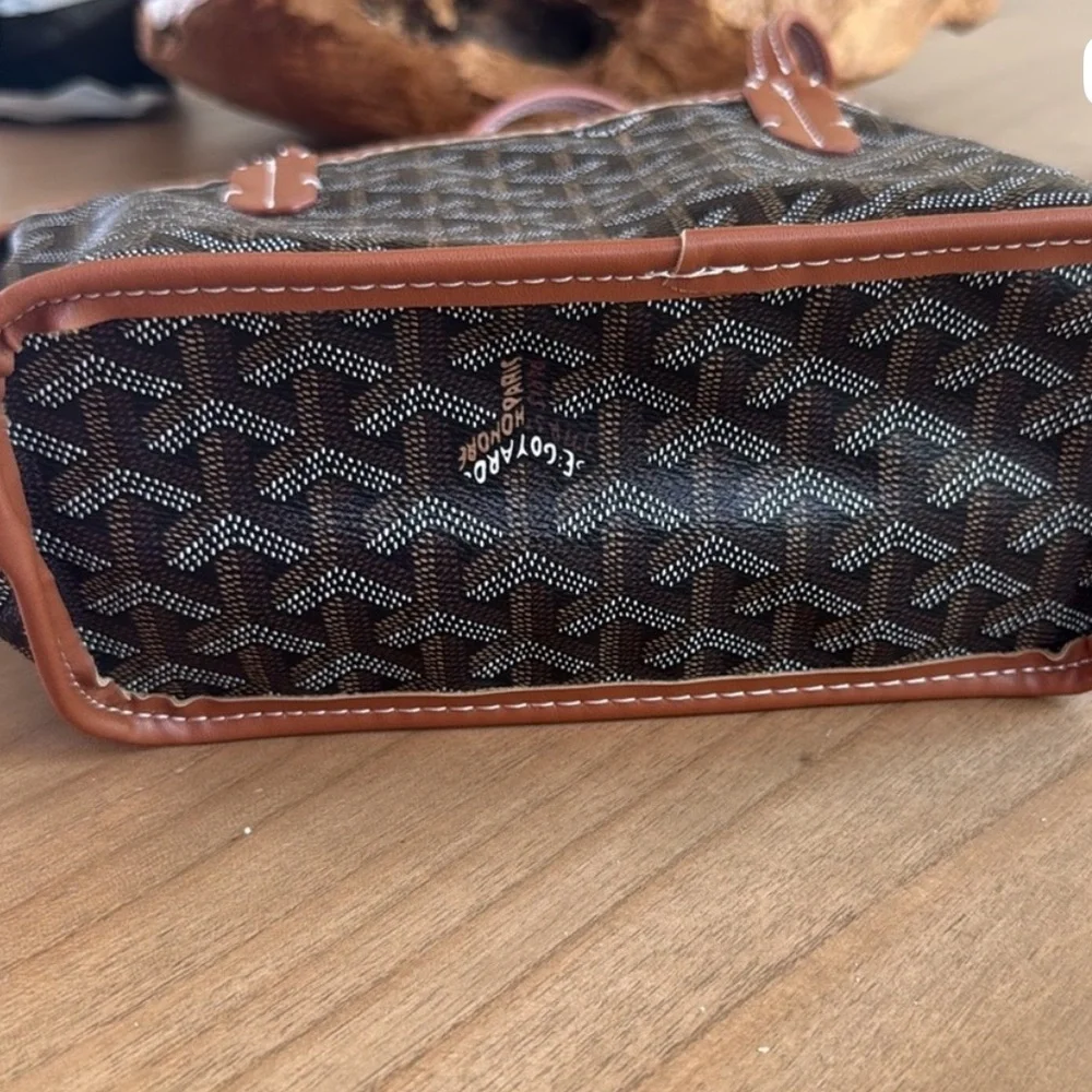 Small tote - Picture 2 of 5